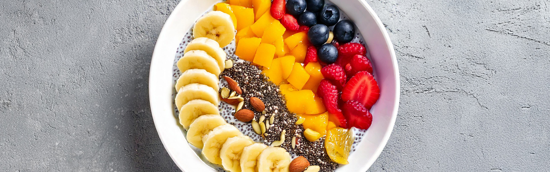 Vegán chia puding friss gyümölcsökkel Vegán chia puding friss gyümölcsökkel